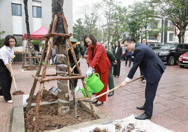 Phường Dương Nội: Trồng cây xanh để xây dựng đô thị hài hòa với thiên nhiên- Ảnh 6.