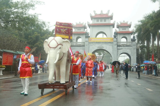 Phó Chủ tịch nước Võ Thị Ánh Xuân dự khai hội đền Hai Bà Trưng- Ảnh 7.