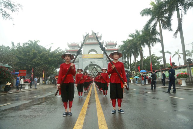 Phó Chủ tịch nước Võ Thị Ánh Xuân dự khai hội đền Hai Bà Trưng- Ảnh 6.