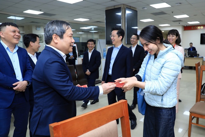 Chủ tịch Hà Nội Vũ Đại Thắng: Giải quyết thủ tục kịp thời, tận tâm phục vụ Nhân dân ngay từ những ngày đầu xuân- Ảnh 4.