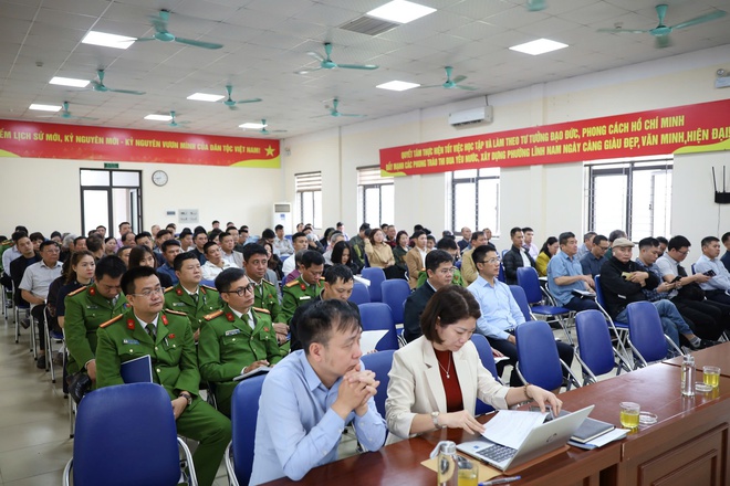 Phường Lĩnh Nam công khai lộ trình xử lý trên 170 kho, xưởng, bến bãi vi phạm khu vực bãi sông Hồng- Ảnh 3.