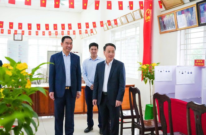 Trưởng ban Nội chính Thành ủy Hà Nội Trần Đình Cảnh kiểm tra công tác chuẩn bị bầu cử tại xã Thượng Phúc- Ảnh 2.