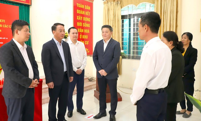 Trưởng ban Nội chính Thành ủy Trần Đình Cảnh kiểm tra công tác chuẩn bị bầu cử tại các xã Hòa Xá, Thanh Oai- Ảnh 3.