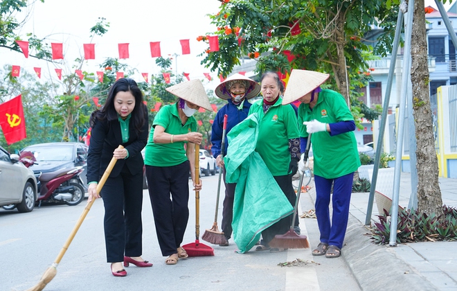 Xã Quốc Oai: Ra quân tổng vệ sinh môi trường và tuyên truyền lưu động chào mừng ngày hội toàn dân- Ảnh 6.