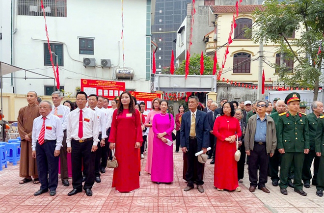 Cử tri phường Phú Thượng nô nức tham gia Ngày hội toàn dân- Ảnh 6.