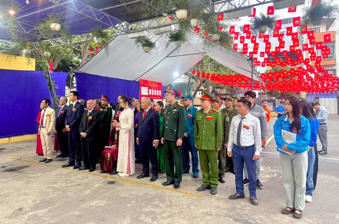 Cử tri phường Phú Thượng nô nức tham gia Ngày hội toàn dân- Ảnh 7.