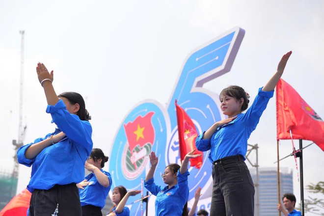 "Khát vọng Thanh niên Thủ đô" - Kỷ niệm 95 năm Ngày thành lập Đoàn TNCS Hồ Chí Minh- Ảnh 11.