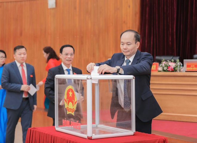 HĐND phường Việt Hưng bầu các chức danh chủ chốt nhiệm kỳ 2026-2031- Ảnh 5.