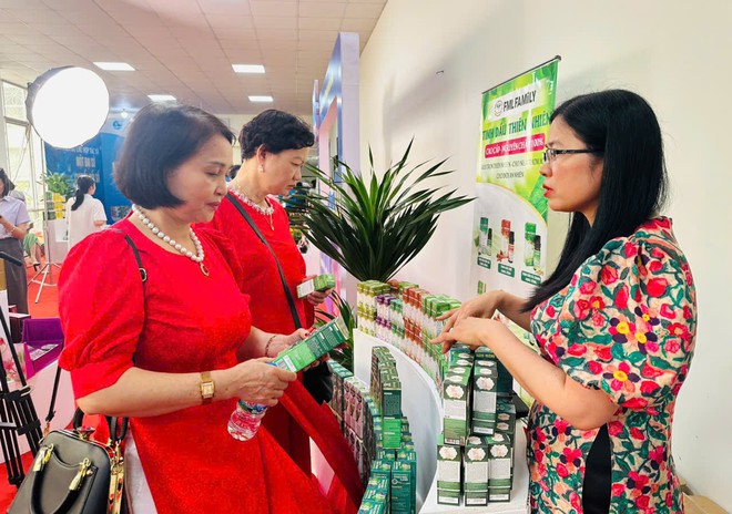 Phụ nữ Thủ đô thúc đẩy chuyển đổi số trong kinh tế tập thể- Ảnh 3.