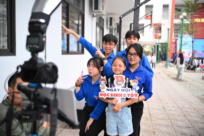Hà Nội tuyên dương học sinh "3 rèn luyện", "3 tốt" tiêu biểu cấp Thành phố- Ảnh 10.