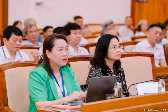 Hơn 150 cán bộ phường Việt Hưng được bồi dưỡng nghiệp vụ công tác xây dựng Đảng- Ảnh 4.