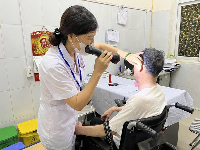 Lan tỏa yêu thương, chăm lo sức khỏe người khuyết tật tại phường Long Biên- Ảnh 7.