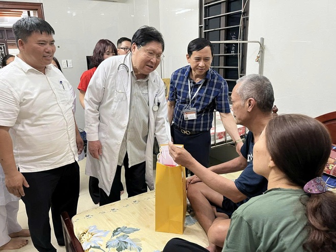 Lan tỏa yêu thương, chăm lo sức khỏe người khuyết tật tại phường Long Biên- Ảnh 5.