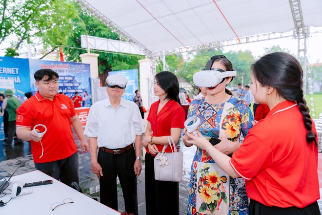 Xã Đông Anh quyết tâm đưa chuyển đổi số vào từng thôn, tổ dân phố- Ảnh 13.