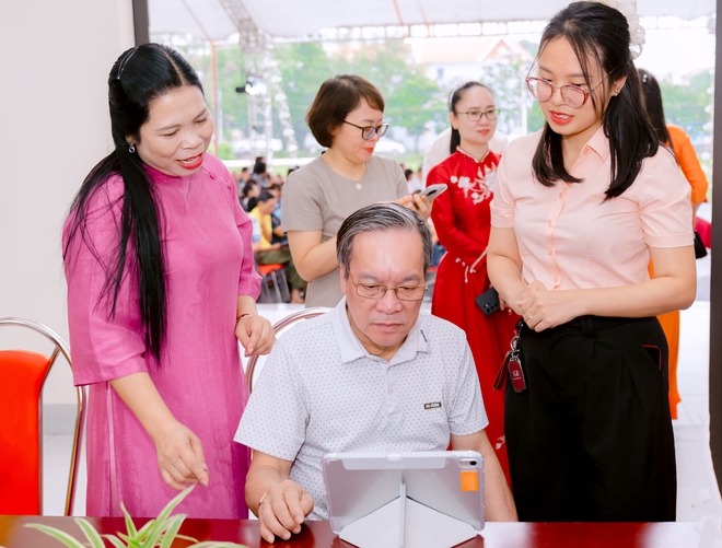 Xã Đông Anh quyết tâm đưa chuyển đổi số vào từng thôn, tổ dân phố- Ảnh 2.