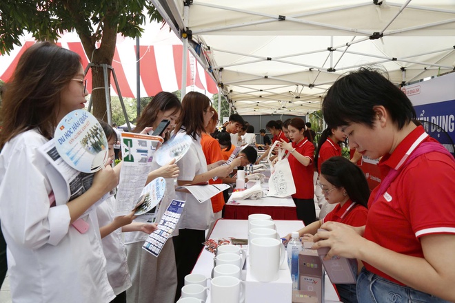 Sôi động Phiên giao dịch việc làm năm 2026- Ảnh 4.