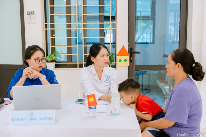 Hà Nội triển khai khám, chăm sóc sức khỏe cho trẻ em các xã vùng dân tộc, miền núi- Ảnh 14.