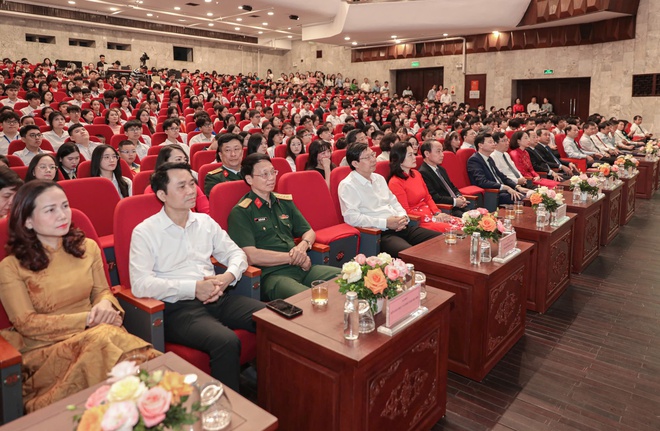 Bí thư Thành ủy Hà Nội Trần Đức Thắng: Đầu tư cho giáo dục là đầu tư cho tương lai Thủ đô- Ảnh 3.