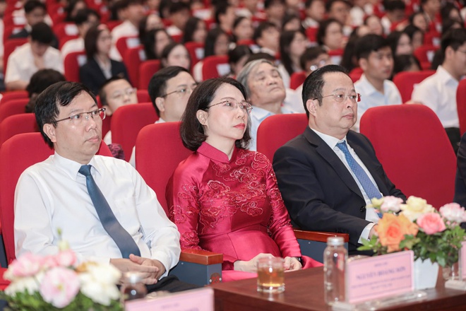 Bí thư Thành ủy Hà Nội Trần Đức Thắng: Đầu tư cho giáo dục là đầu tư cho tương lai Thủ đô- Ảnh 2.