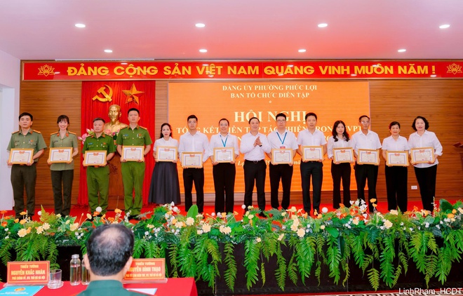 Phường Phúc Lợi tổng kết thành công diễn tập tác chiến trong khu vực phòng thủ năm 2026- Ảnh 6.