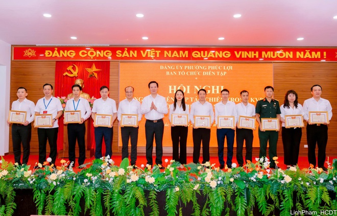 Phường Phúc Lợi tổng kết thành công diễn tập tác chiến trong khu vực phòng thủ năm 2026- Ảnh 5.