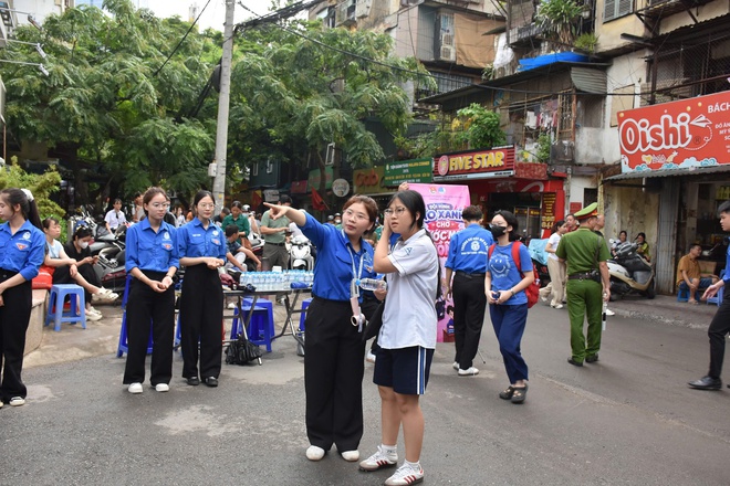 Gần 125.000 thí sinh Hà Nội bước vào kỳ thi lớp 10 THPT công lập- Ảnh 2.
