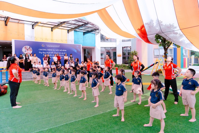 Phường Bồ Đề tiên phong chuyển đổi số trong xây dựng trường mầm non chất lượng cao, xanh - an toàn - hạnh phúc- Ảnh 13.