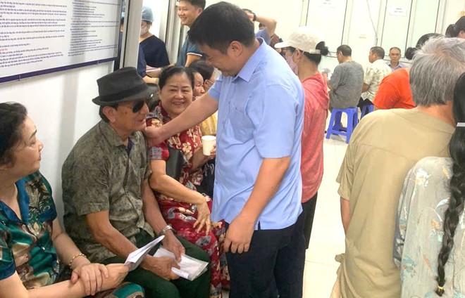 Phường Bồ Đề đẩy mạnh khám sức khỏe toàn dân miễn phí, hướng tới 100% người dân được khám định kỳ mỗi năm- Ảnh 10.