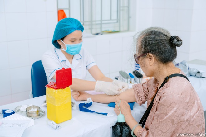 Phường Bồ Đề đẩy mạnh khám sức khỏe toàn dân miễn phí, hướng tới 100% người dân được khám định kỳ mỗi năm- Ảnh 13.