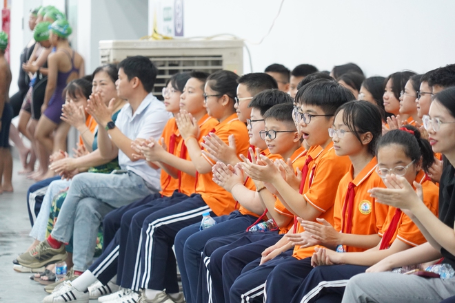 Hà Nội phát động tập luyện bơi, phòng chống đuối nước cho trẻ em năm 2026- Ảnh 8.