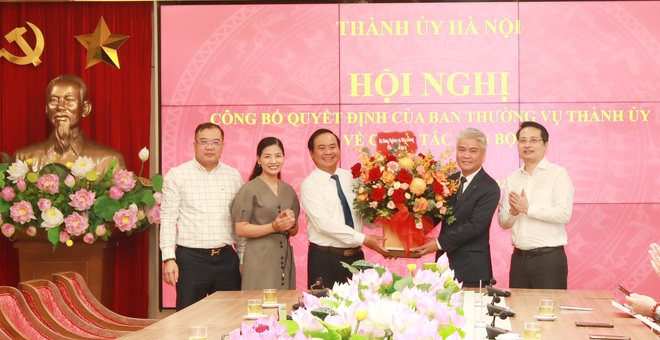Đồng chí Phạm Quang Hưng được bổ nhiệm Phó Chánh Văn phòng Thành ủy Hà Nội- Ảnh 5.