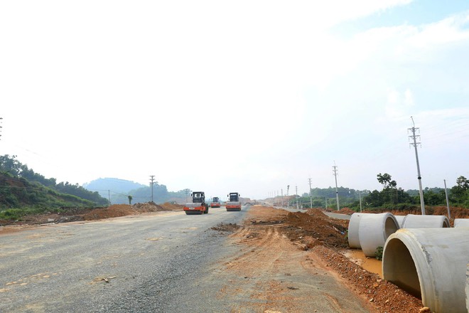 Chủ tịch Hà Nội Vũ Đại Thắng thúc tiến độ các dự án giao thông trọng điểm phía Tây Thủ đô- Ảnh 4.