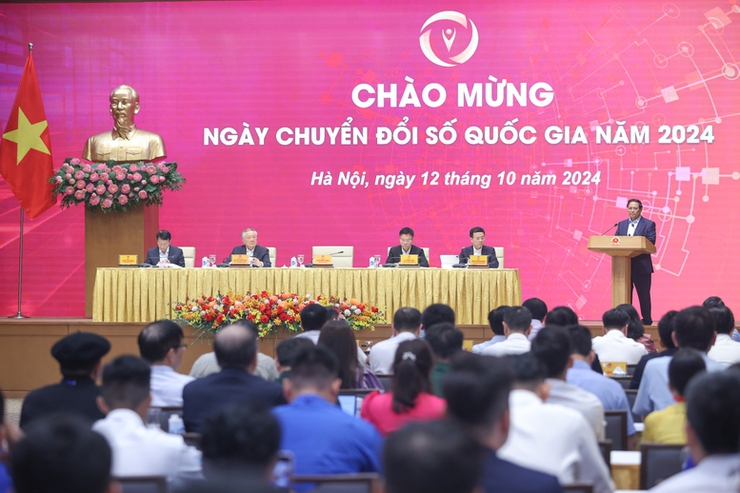 Người làm chuyển đổi số cần có một trái tim nóng, một bộ óc thông minh và tư duy luôn đổi mới- Ảnh 1.