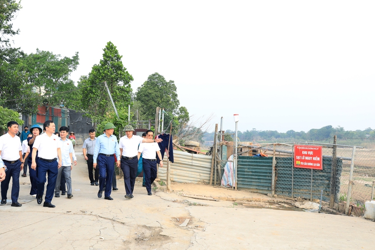 Giám sát công tác quy hoạch, quản lý đất đai, trật tự xây dựng khu vực bãi sông, ngoài đê tại quận Ba Đình- Ảnh 1.