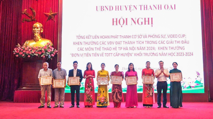 Huyện Thanh Oai: Khen thưởng 38 tập thể, cá nhân tham gia liên hoan phát thanh cơ sở- Ảnh 4.