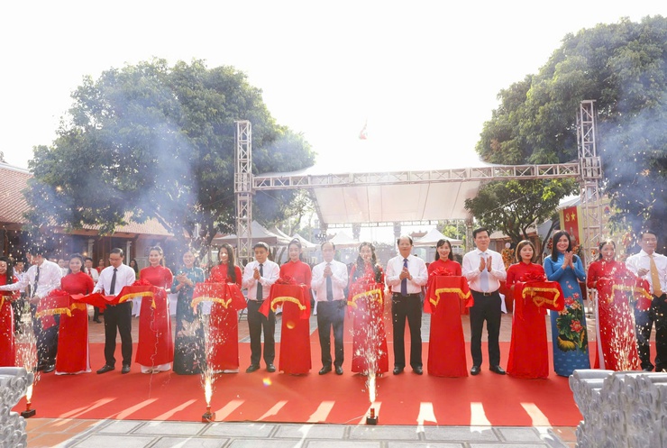 Quận Long Biên gắn biển công trình tu bổ, tôn tạo Di tích kiến trúc nghệ thuật đình Quán Tình- Ảnh 3.