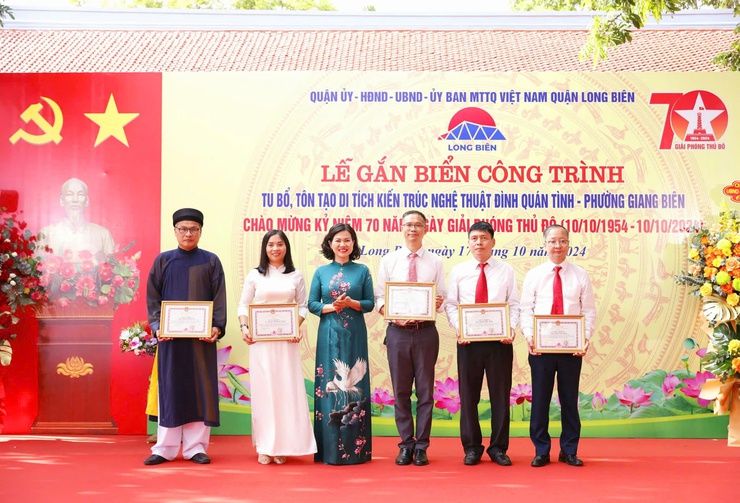 Quận Long Biên gắn biển công trình tu bổ, tôn tạo Di tích kiến trúc nghệ thuật đình Quán Tình- Ảnh 6.