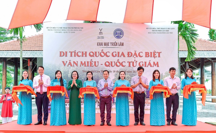 Triển lãm “Di tích Quốc gia đặc biệt Văn Miếu - Quốc Tử Giám” tại Cần Thơ- Ảnh 1.