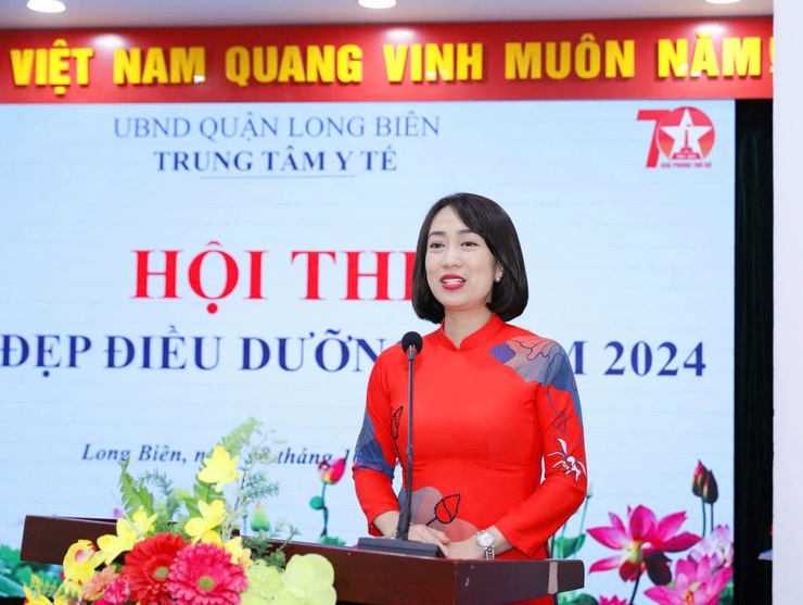 Hơn 90 điều dưỡng viên quận Long Biên thể hiện tài năng chào mừng Ngày Phụ nữ Việt Nam 20/10- Ảnh 3.