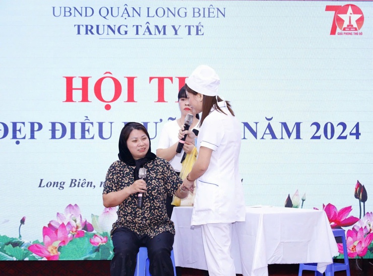 Hơn 90 điều dưỡng viên quận Long Biên thể hiện tài năng chào mừng Ngày Phụ nữ Việt Nam 20/10- Ảnh 4.