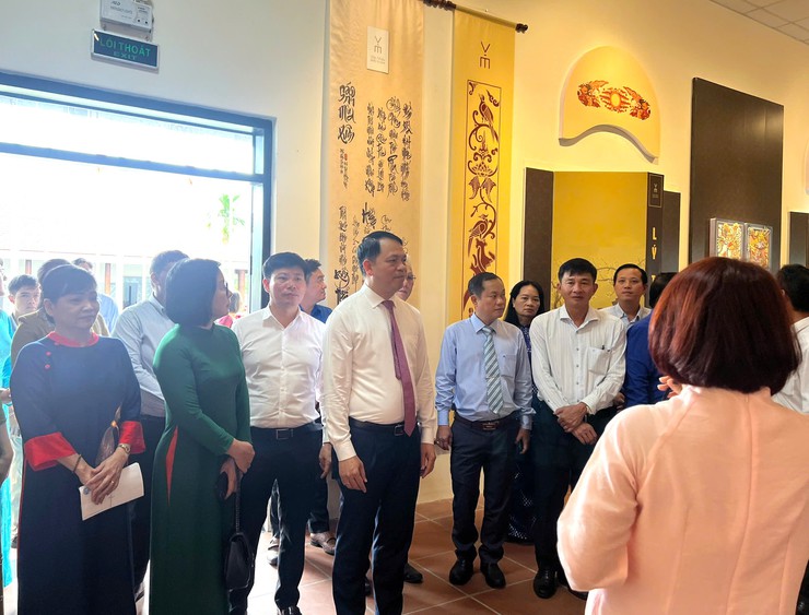 Triển lãm “Di tích Quốc gia đặc biệt Văn Miếu - Quốc Tử Giám” tại Cần Thơ- Ảnh 5.