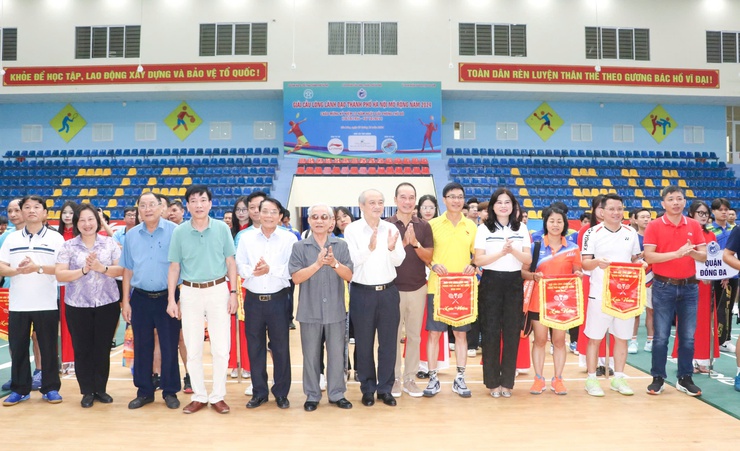 Giải cầu lông lãnh đạo thành phố Hà Nội mở rộng năm 2024 thành công tốt đẹp- Ảnh 1.