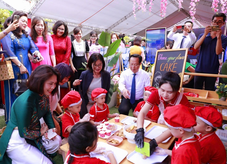 Hà Nội phát động thi đua xây dựng “Trường học hạnh phúc”- Ảnh 4.