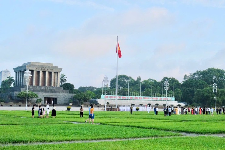 Must-see spots for autumn in Hanoi- Ảnh 2.