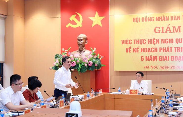 HĐND Thành phố giám sát việc thực hiện các chỉ tiêu phát triển kinh tế - xã hội trong lĩnh vực đầu tư công giai đoạn 2021 - 2025- Ảnh 2.