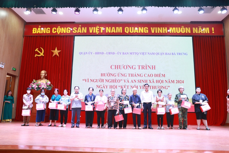 Quận Hai Bà Trưng tiếp nhận hơn 1,121 tỷ đồng ủng hộ Quỹ "Vì người nghèo"- Ảnh 5.