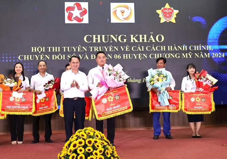 Chung khảo Hội thi tuyên truyền về cải cách hành chính, chuyển đổi số và Đề án 06 huyện Chương Mỹ- Ảnh 2.