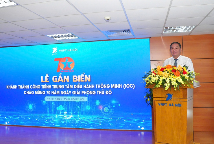 Gắn biển Trung tâm Điều hành thông minh IOC VNPT Hà Nội chào mừng kỷ niệm 70 năm Ngày Giải phóng Thủ đô- Ảnh 3.