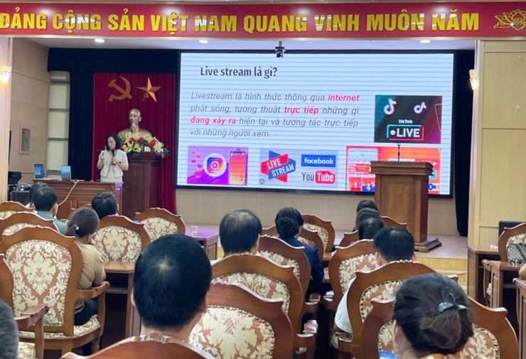 Tập huấn phương pháp bán hàng online và kỹ năng live stream bán hàng- Ảnh 2.