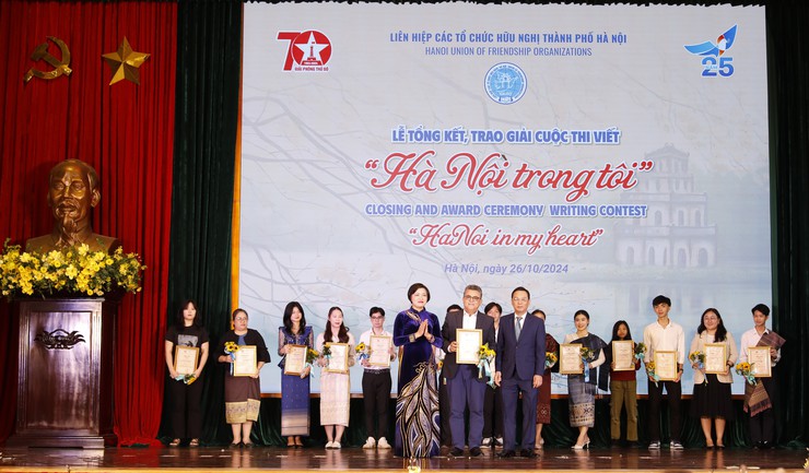 Trao giải Cuộc thi viết “Hà Nội trong tôi”- Ảnh 4.